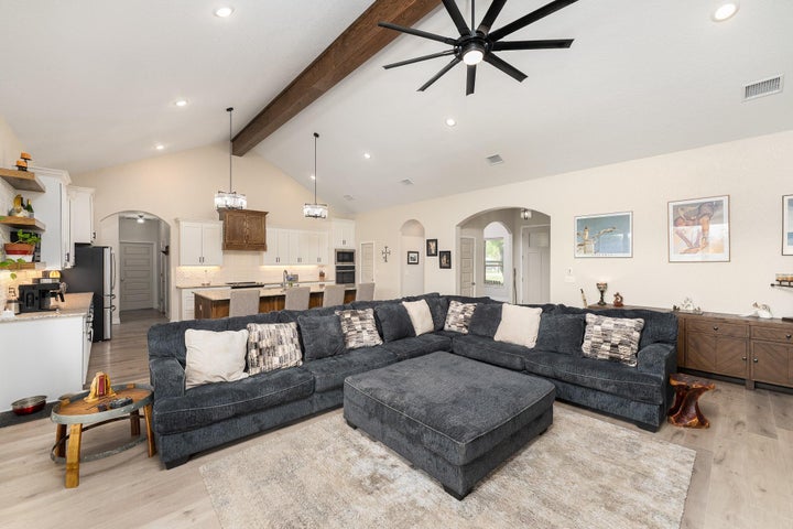 Photo 1 of 39 — 1001 County Road 3152, Kempner, TX 76539