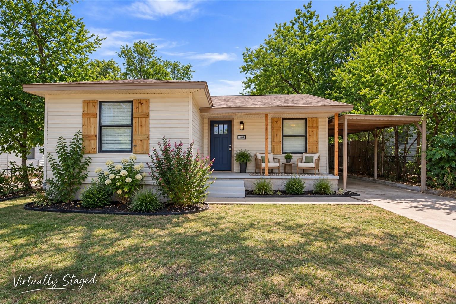 204 E Fowler Ave