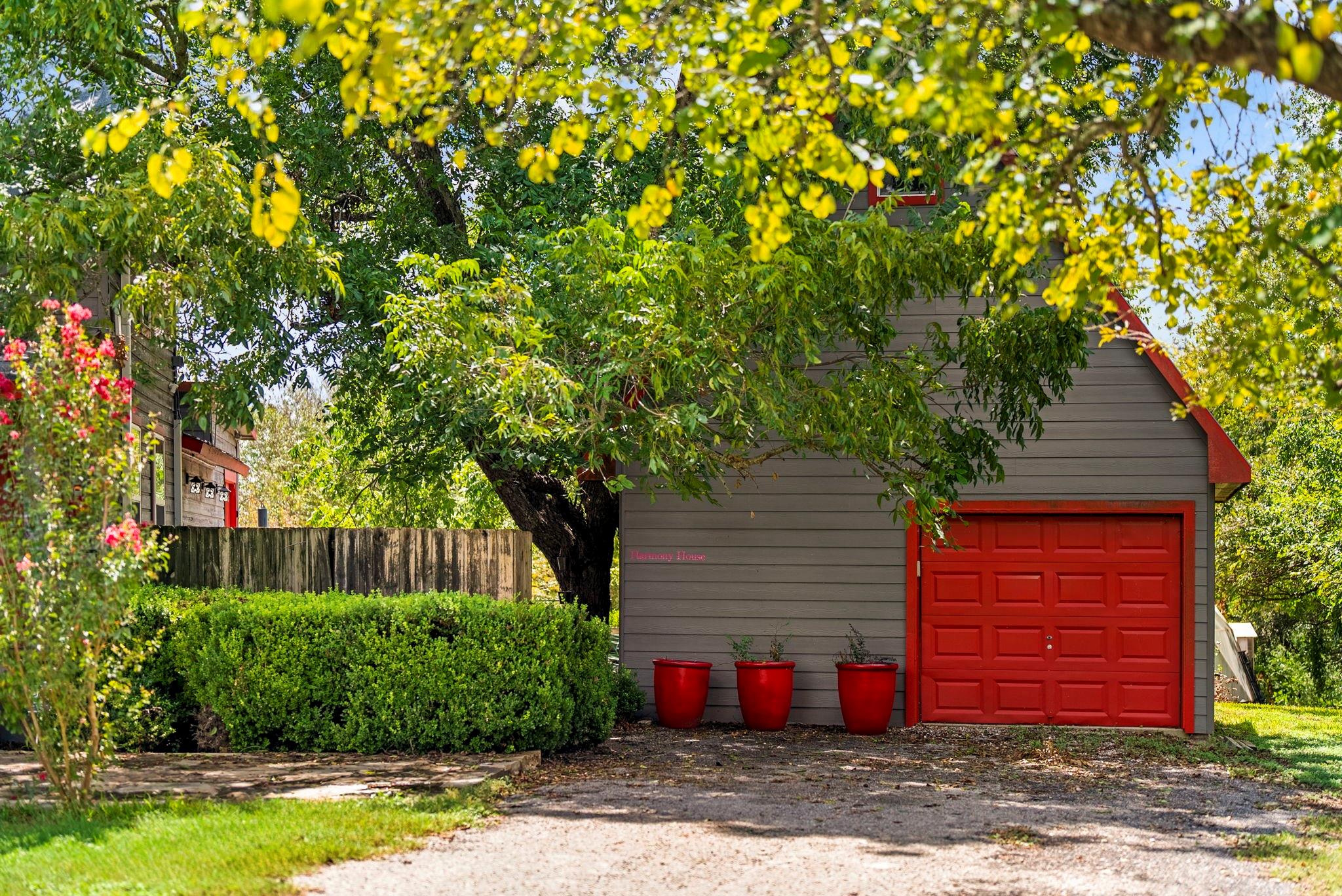 123 El Camino River RD