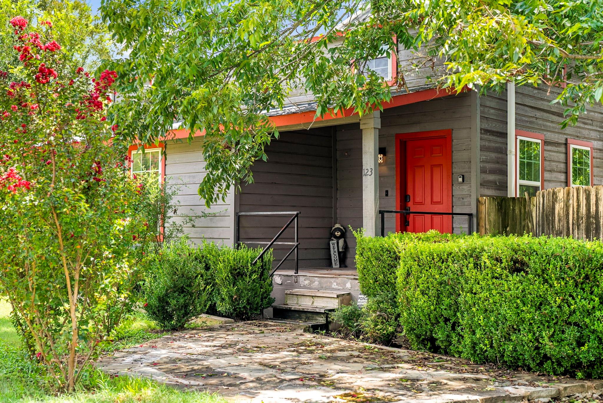 123 El Camino River RD