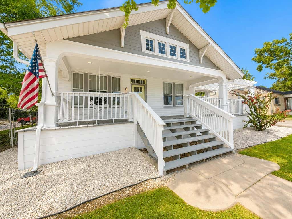 Photo of 340 Ackerman ST, Rockdale, TX 76567 (MLS # 4504901)