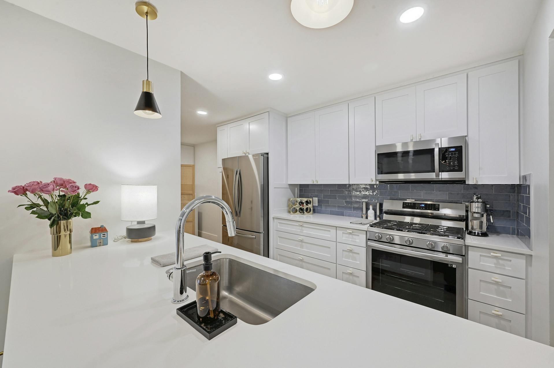 702 Castle Ridge RD B