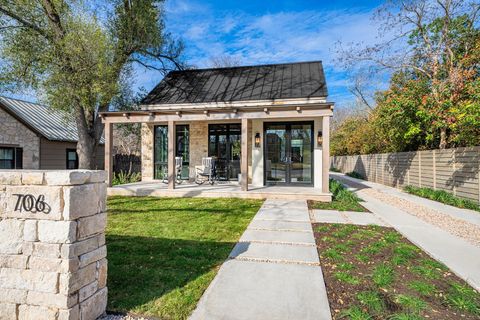 706 W Creek ST Fredericksburg TX 78624
