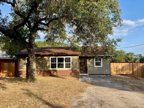 Photo of 7606 Williamson Creek DR, Austin, TX 78736 (MLS # 1668487)
