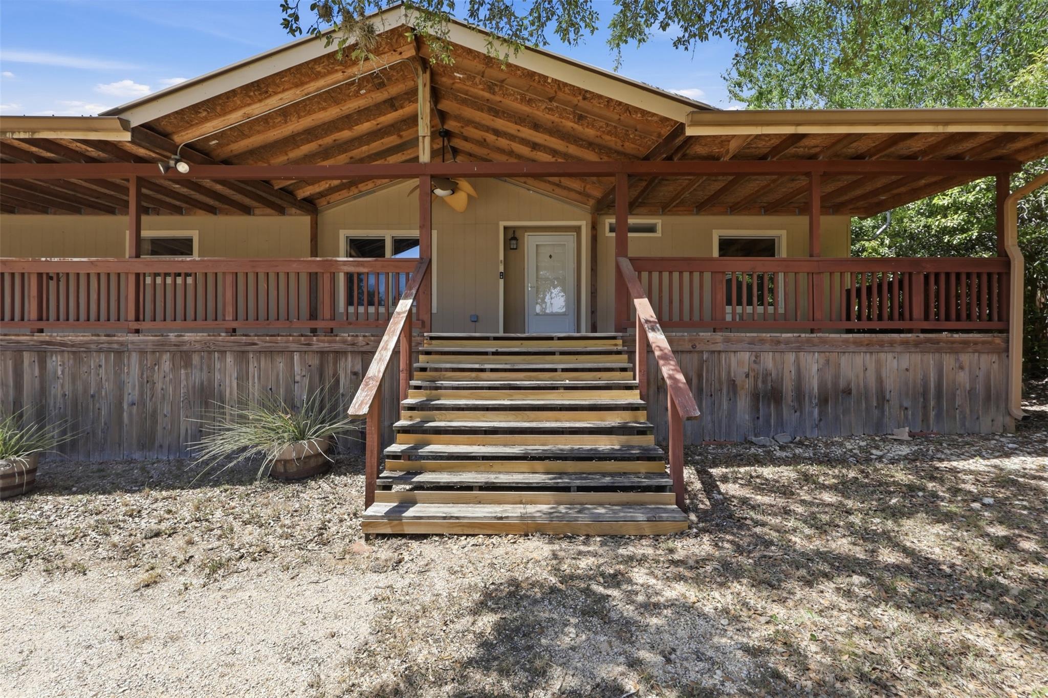 833 Nelson DR