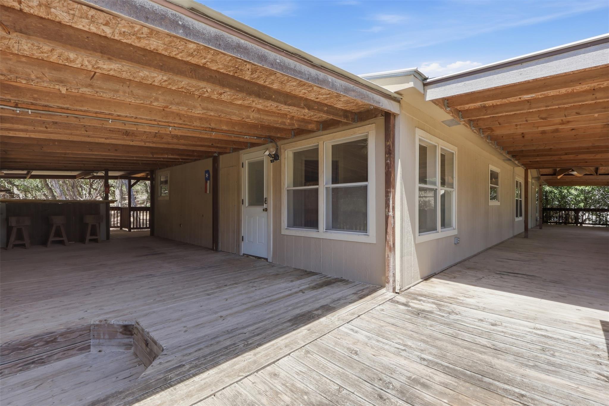 833 Nelson DR