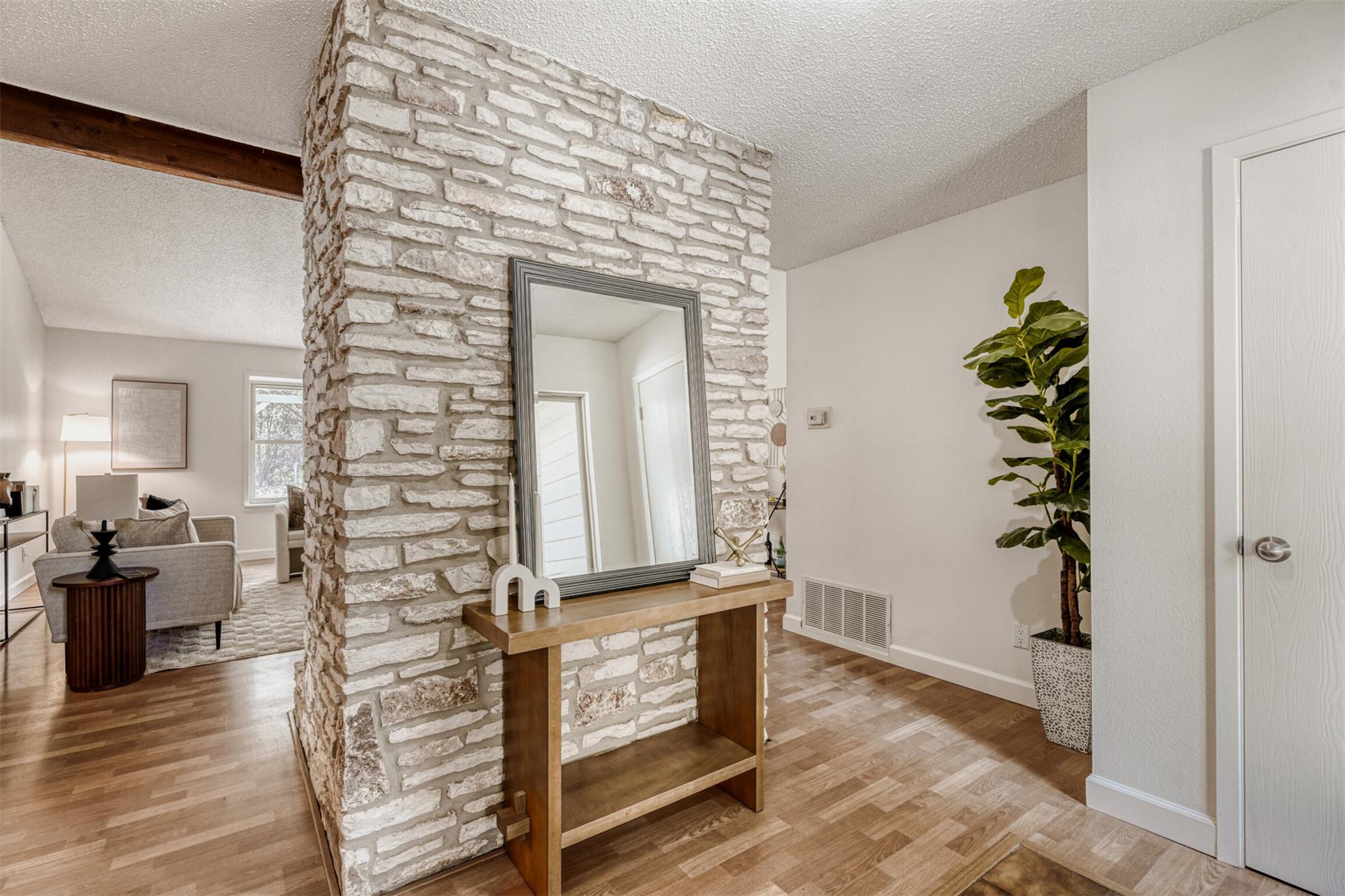 6701 Stage Coach TRL