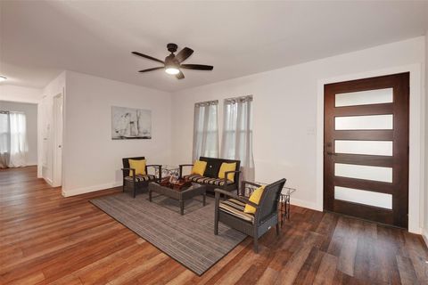 Tiny photo for 5401 Wellington DR, Austin, TX 78723 (MLS # 6681989)