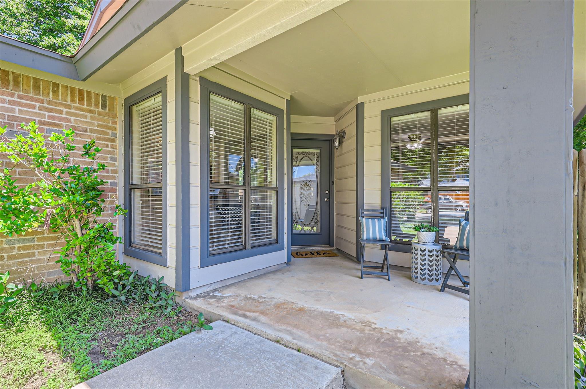 1711 Provident LN
