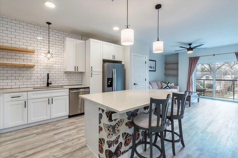 Photo of 3101 Govalle Ave #220, Austin, TX 78702 (MLS # 8176307)
