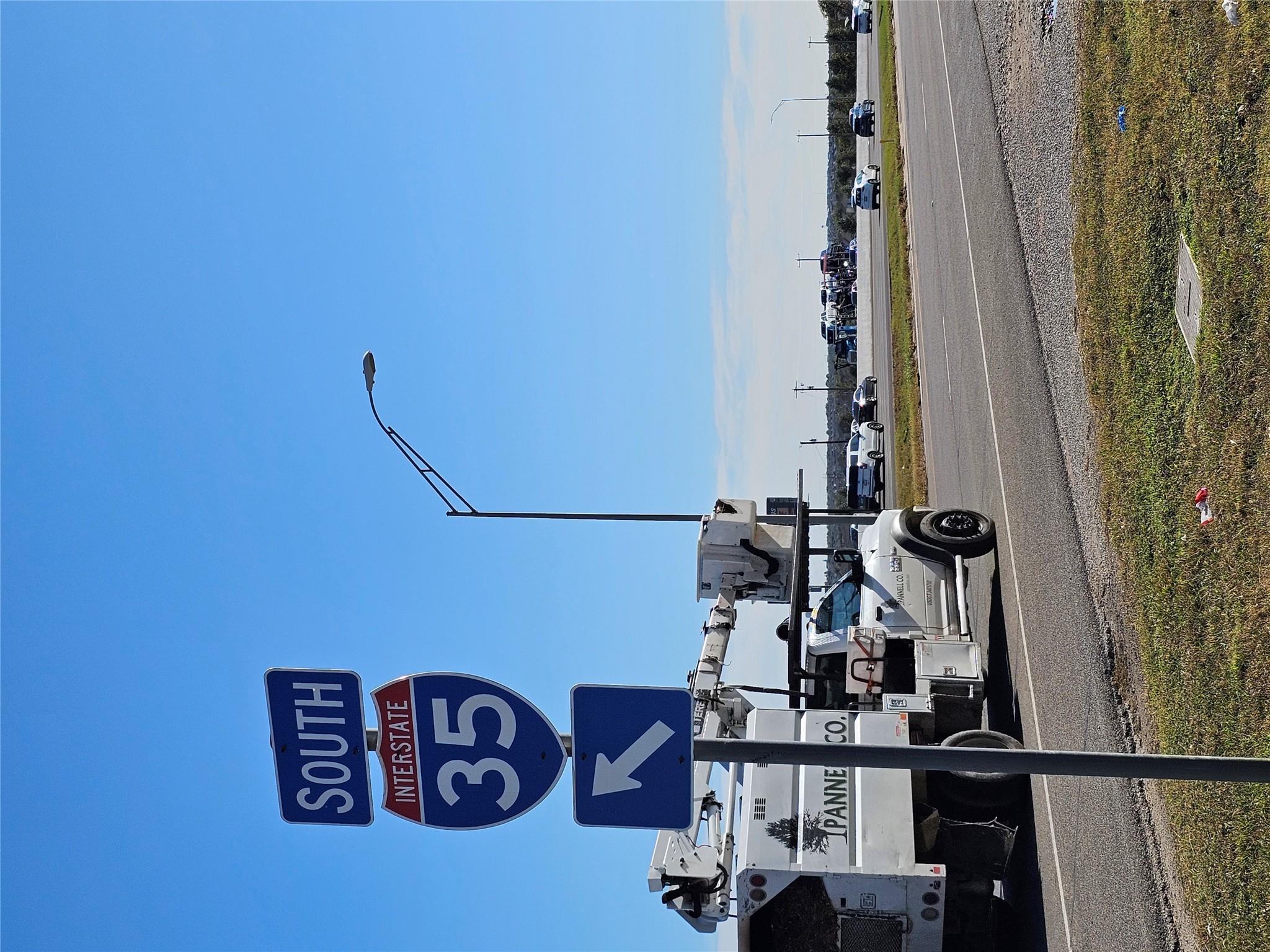 13615 N Interstate 35 Highway
