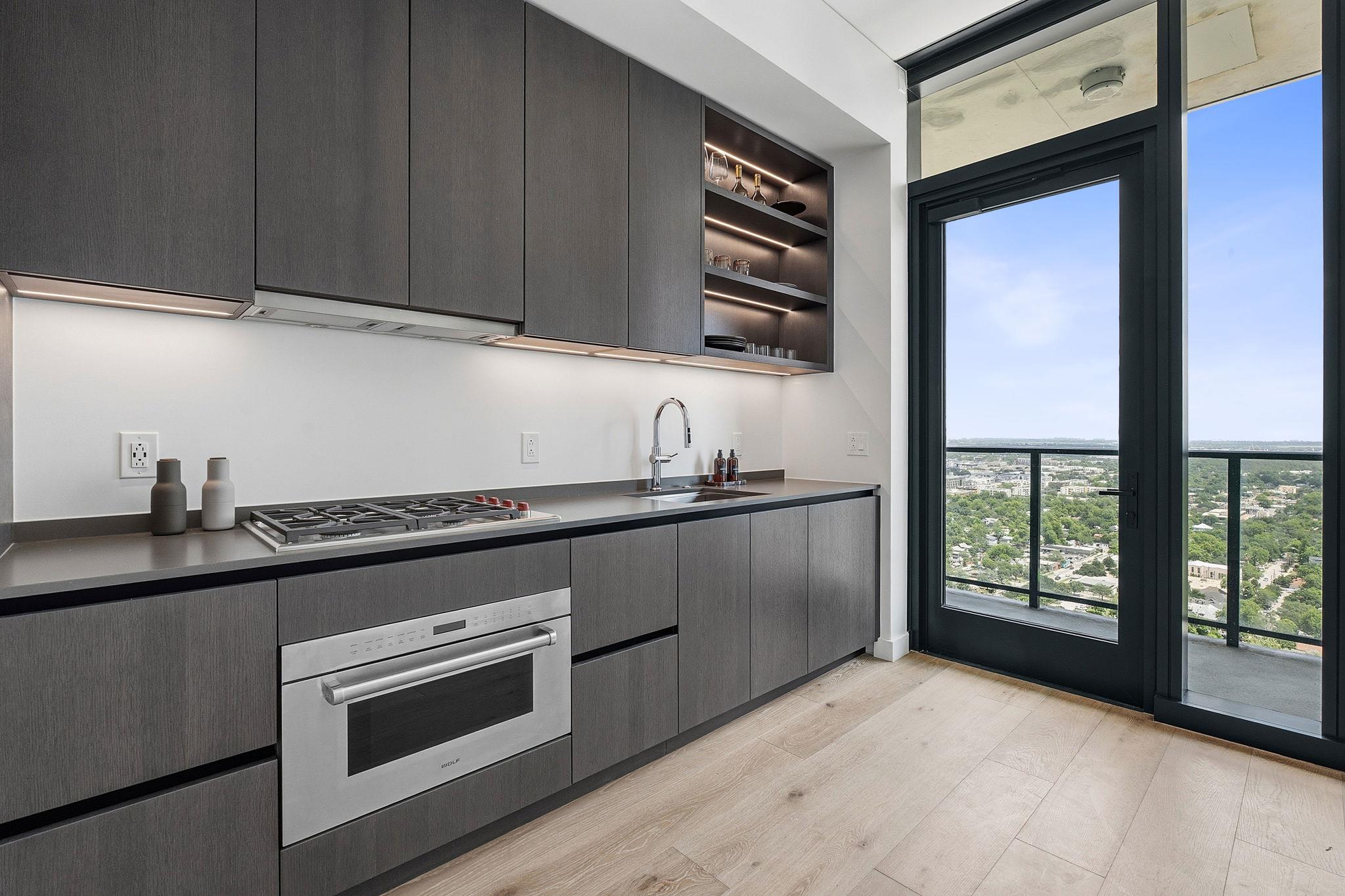 610 Davis ST 3001