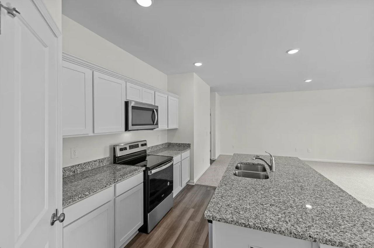 600 Lagoon DR