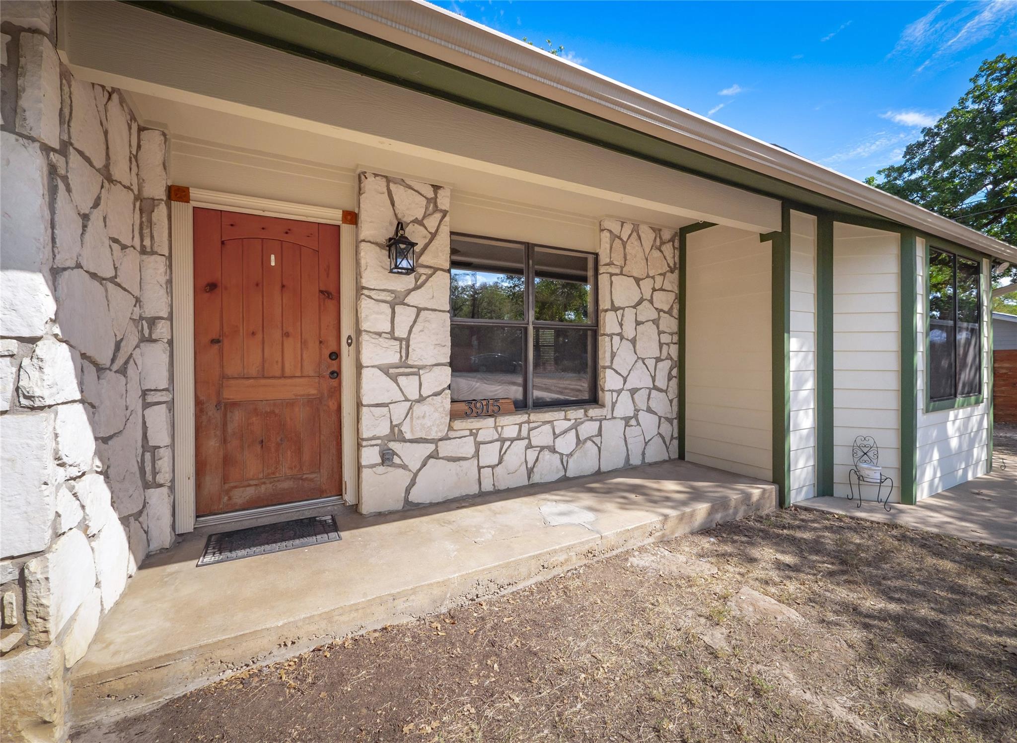 3915 Willow DR