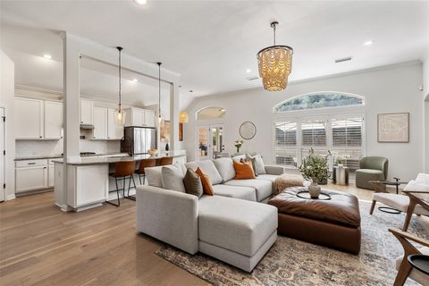 407 Highland Village DR Lakeway TX 78738