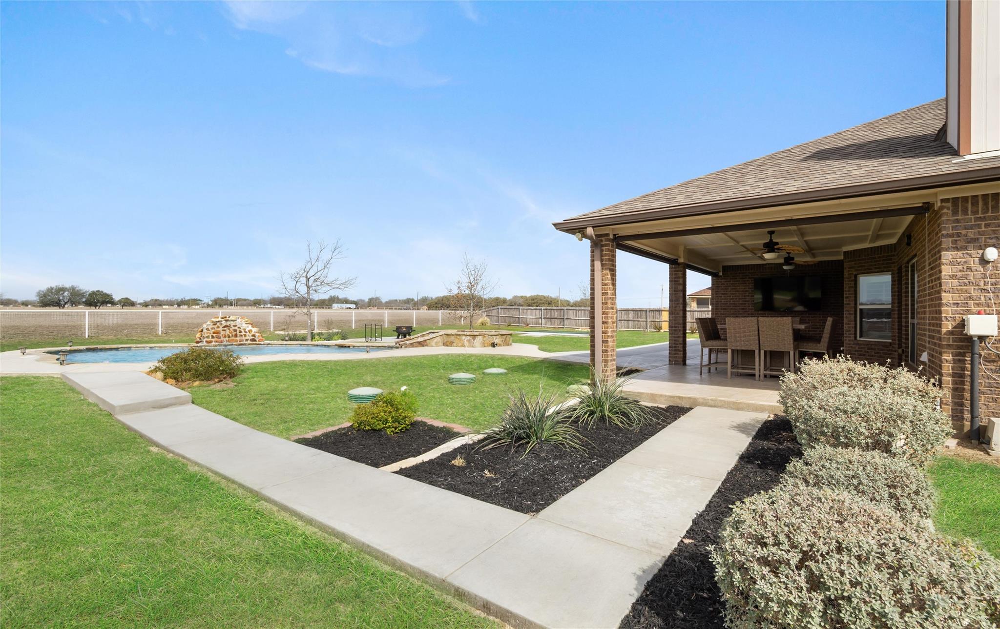 11010 La Paloma LOOP W