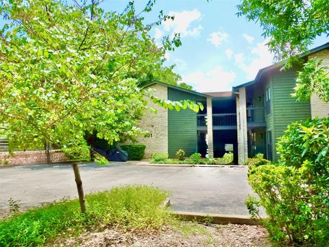 Photo of 601 Hearn ST #207, Austin, TX 78703 (MLS # 7925949)