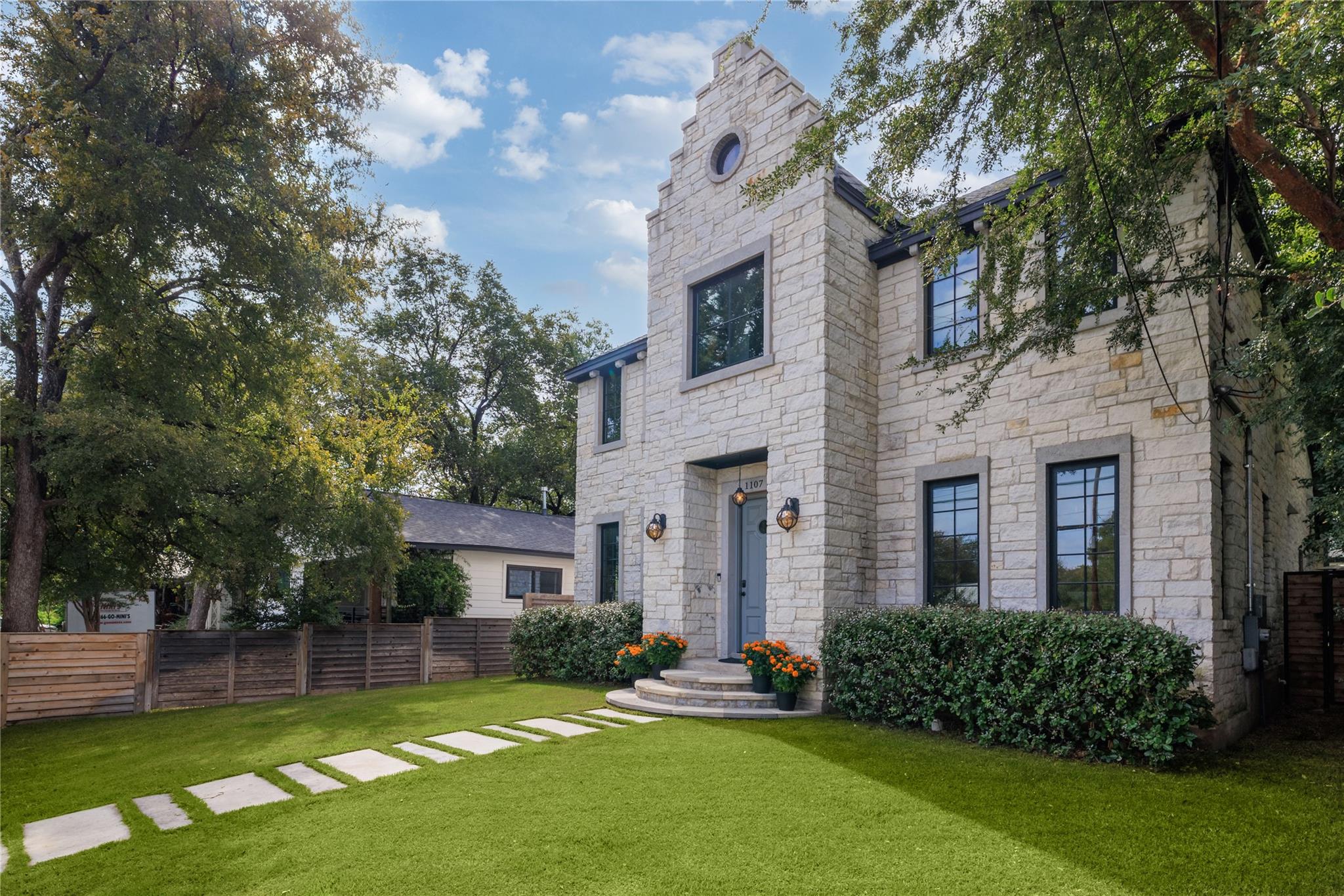 1107 Woodland Ave