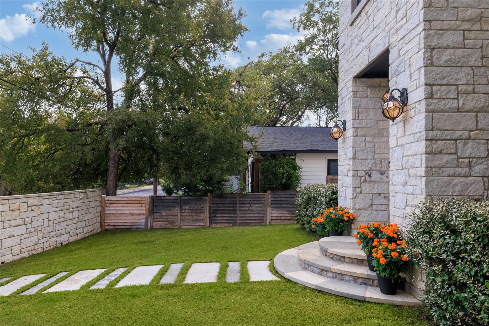 1107 Woodland Ave