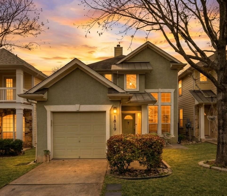 1819 Village Oak CT