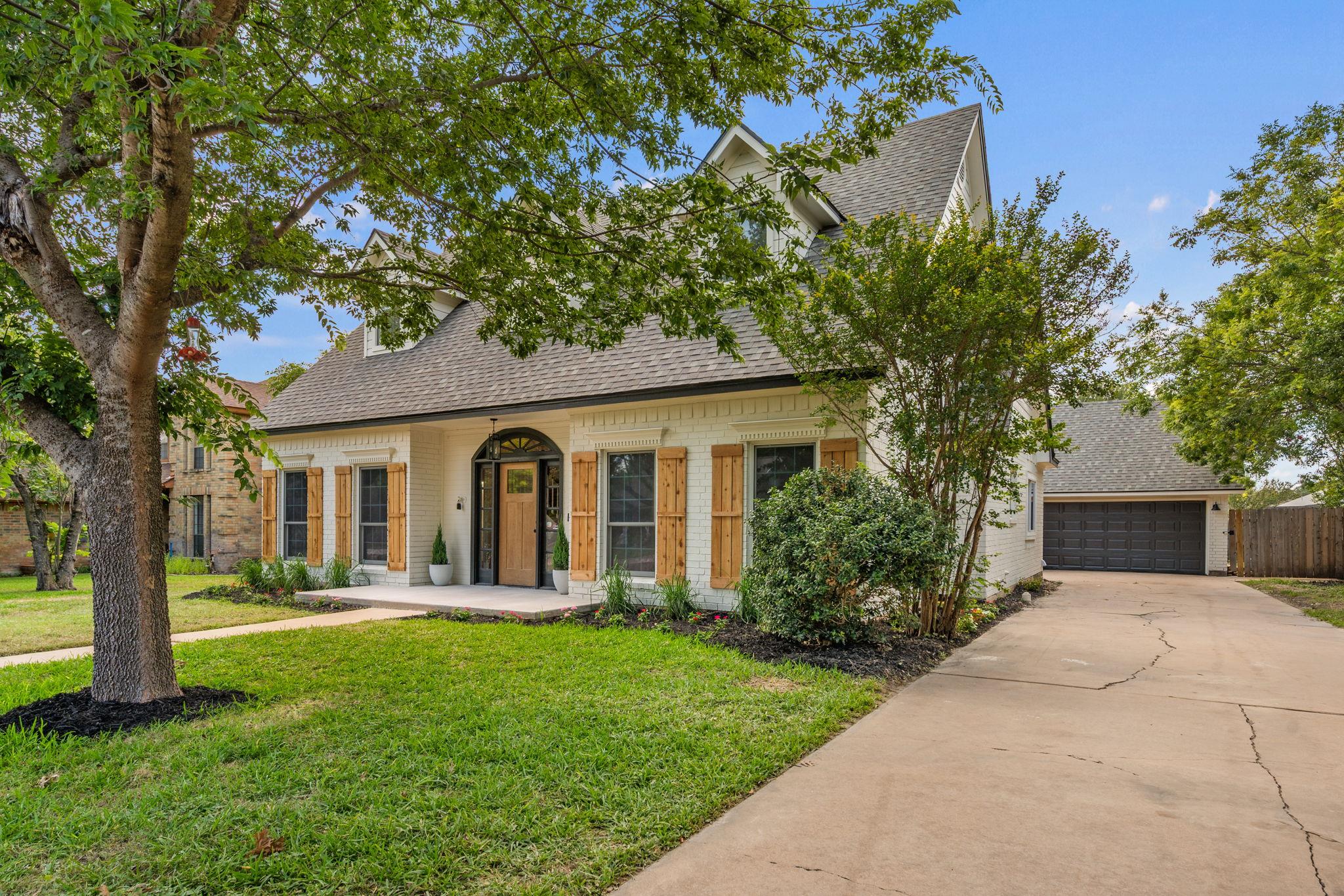 1102 Twin Creek DR