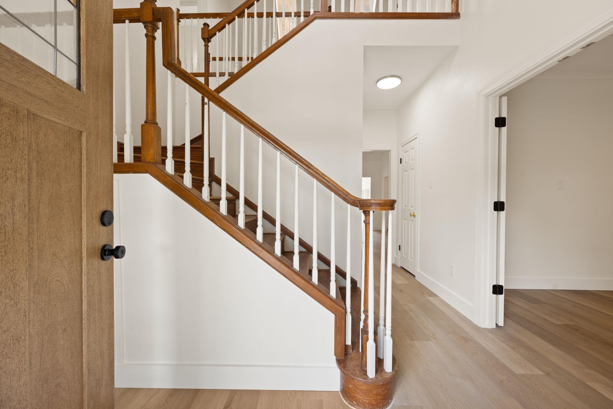 1102 Twin Creek DR
