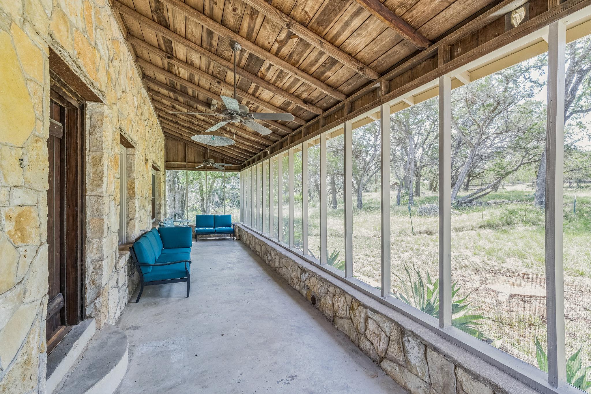 959 Highland DR