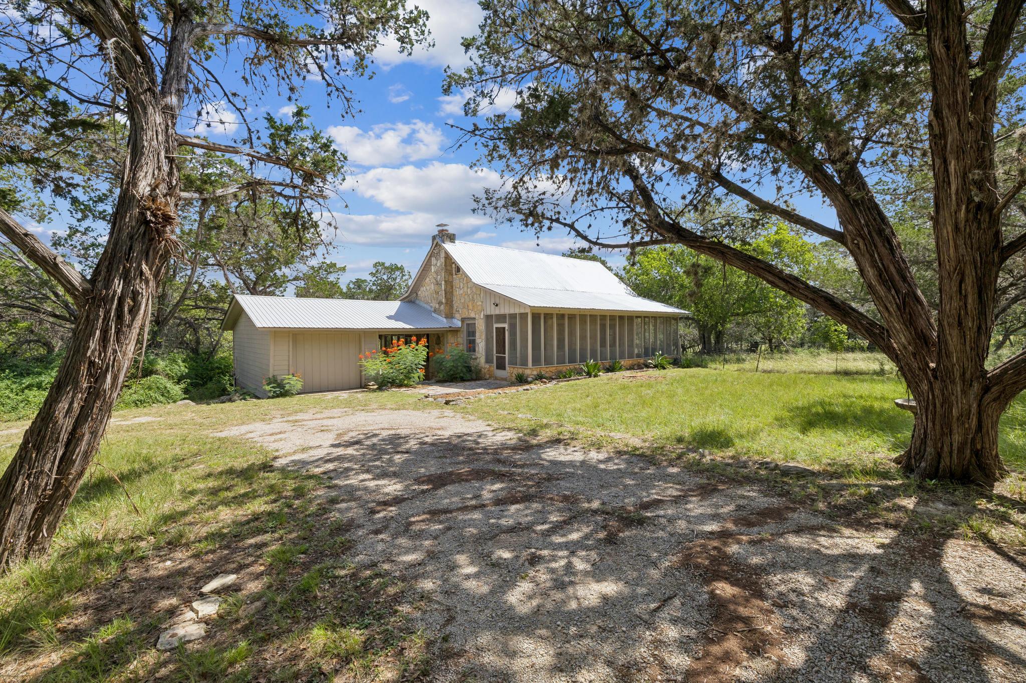959 Highland DR