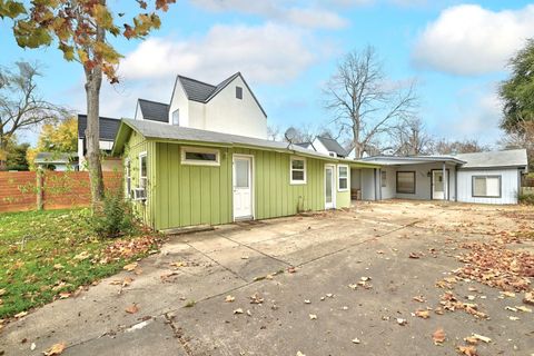 Photo of 1706 Riverview ST, Austin, TX 78702 (MLS # 9035538)