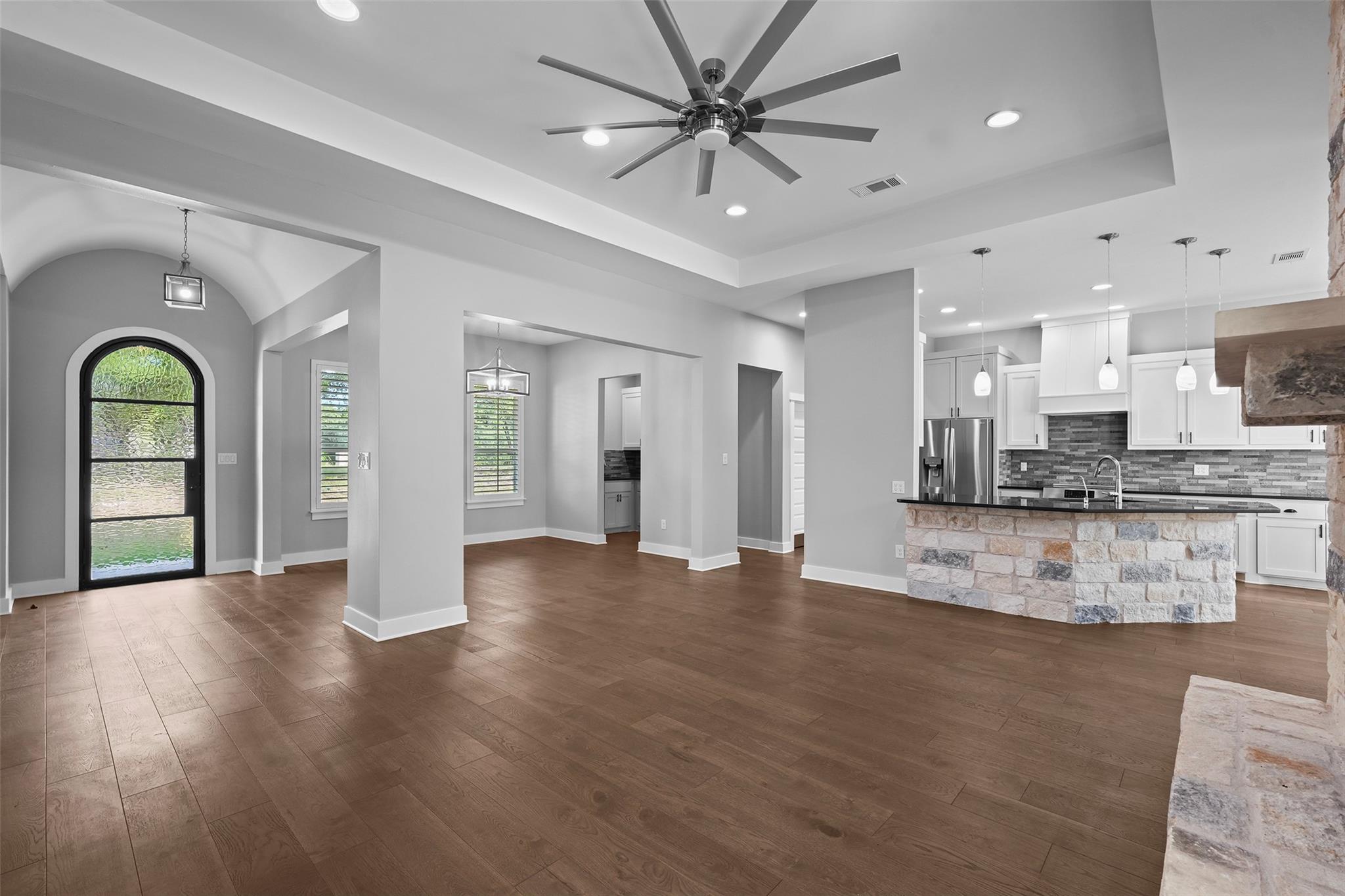 10215 Hill Country Skyline
