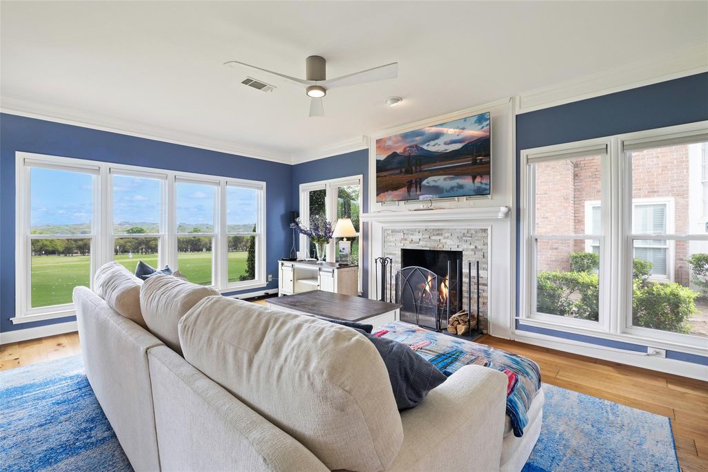 listing image 0