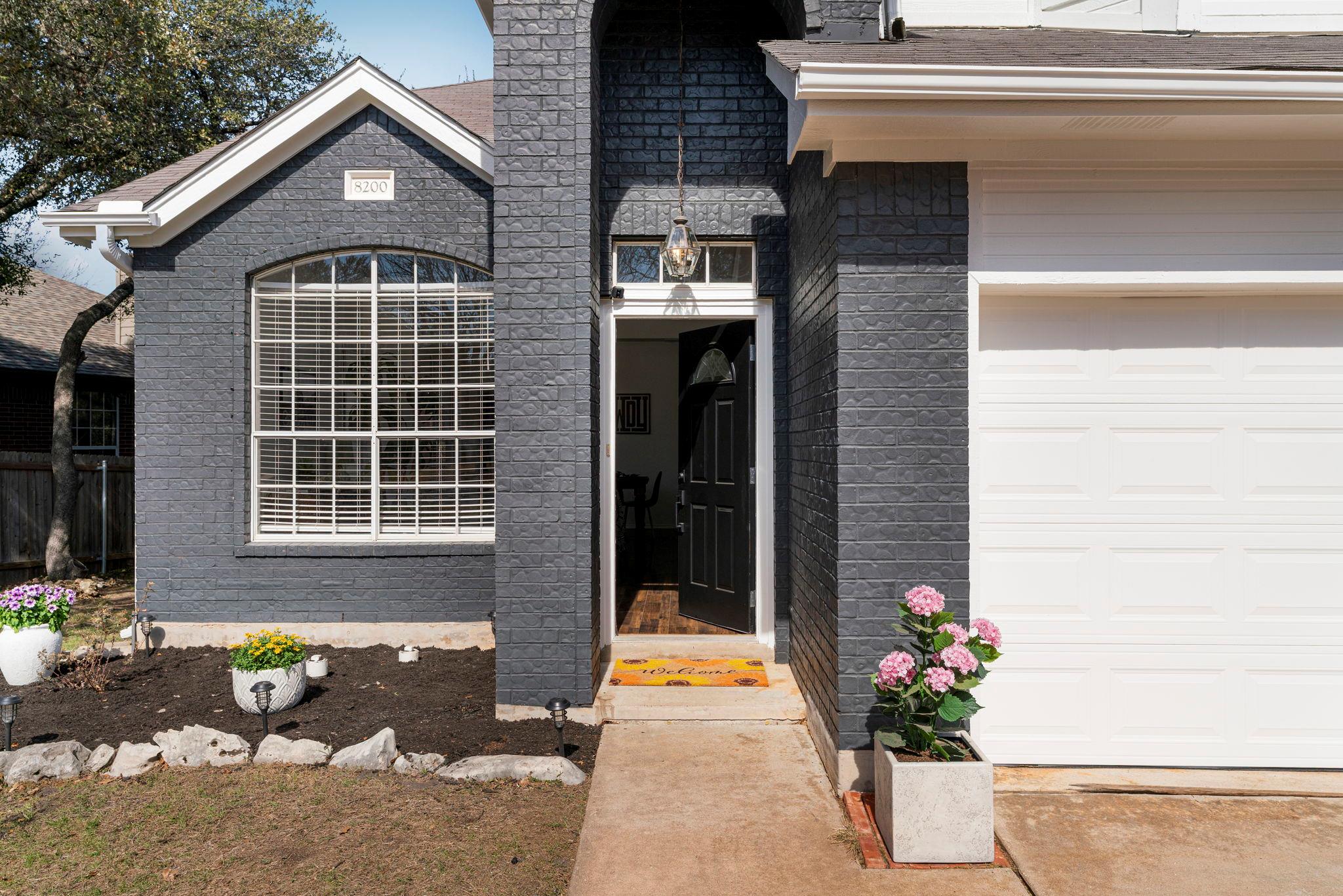 8200 Nairn DR