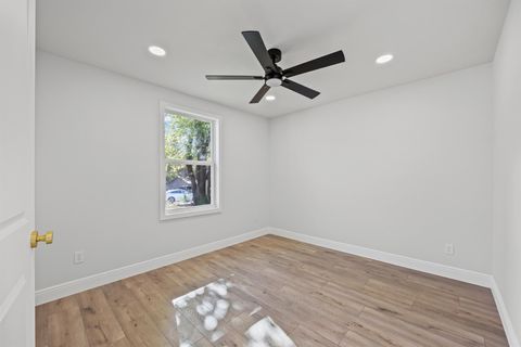 Tiny photo for 1712 Hillcrest LN, Austin, TX 78721 (MLS # 4508953)