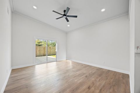 Tiny photo for 1712 Hillcrest LN, Austin, TX 78721 (MLS # 4508953)