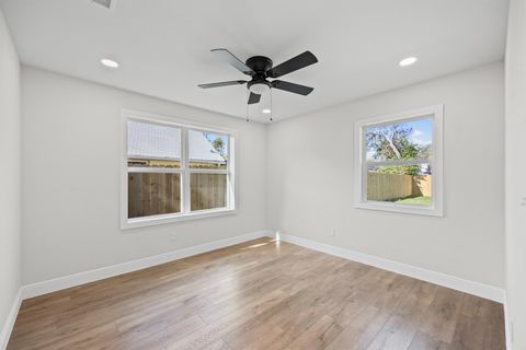 Tiny photo for 1712 Hillcrest LN, Austin, TX 78721 (MLS # 4508953)