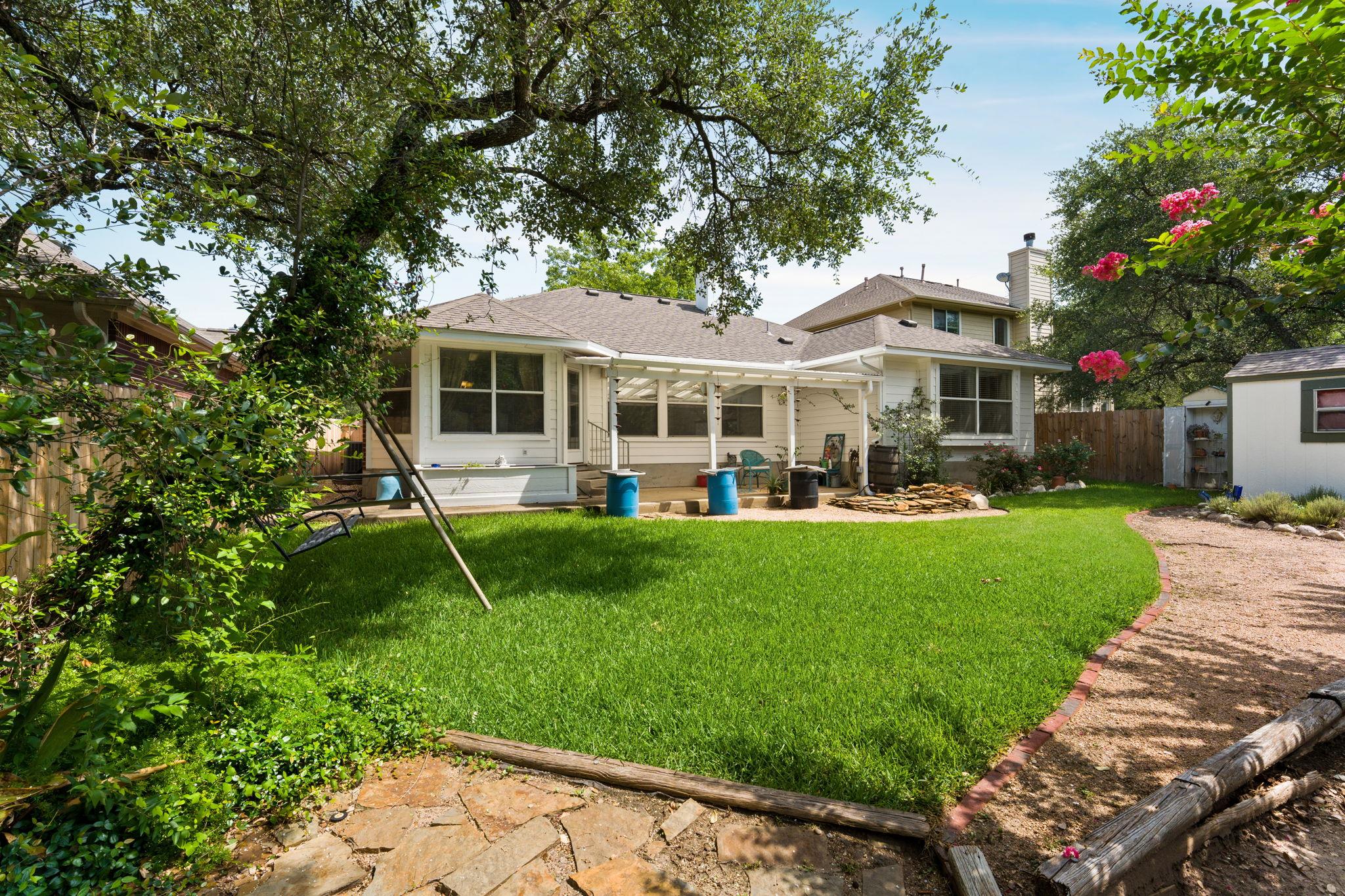 810 Hilltop DR