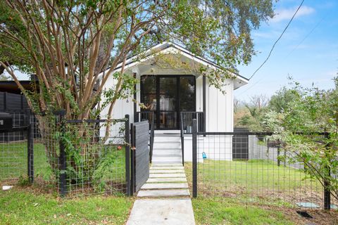 Tiny photo for 2416 E 10th ST, Austin, TX 78702 (MLS # 8596836)