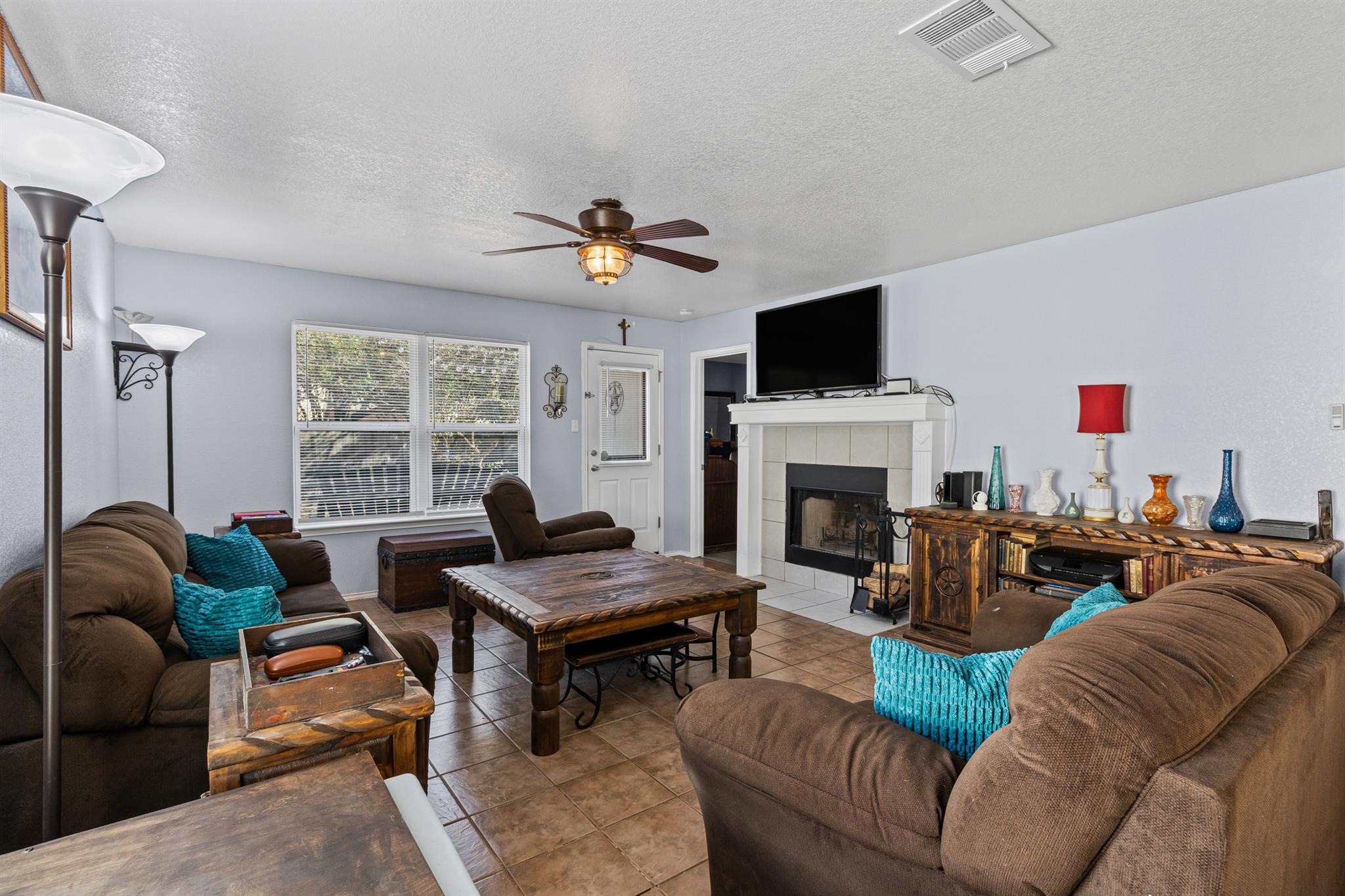 Hutto, Texas 78634, United States, 3 Bedrooms Bedrooms, ,2 BathroomsBathrooms,Residential,Active,223445