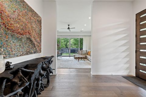 Tiny photo for 2500 Cedarview DR, Austin, TX 78704 (MLS # 9928085)