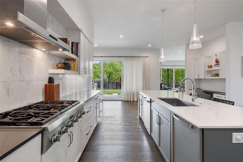 Tiny photo for 2500 Cedarview DR, Austin, TX 78704 (MLS # 9928085)