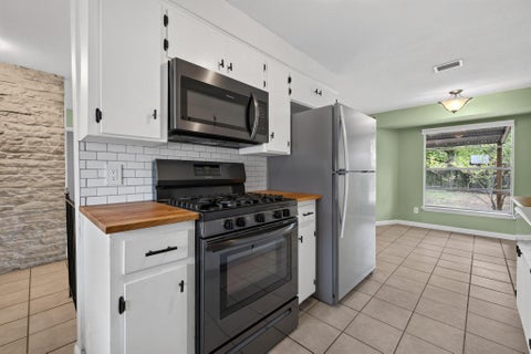 Tiny photo for 211 E Lisa DR, Austin, TX 78752 (MLS # 8917575)