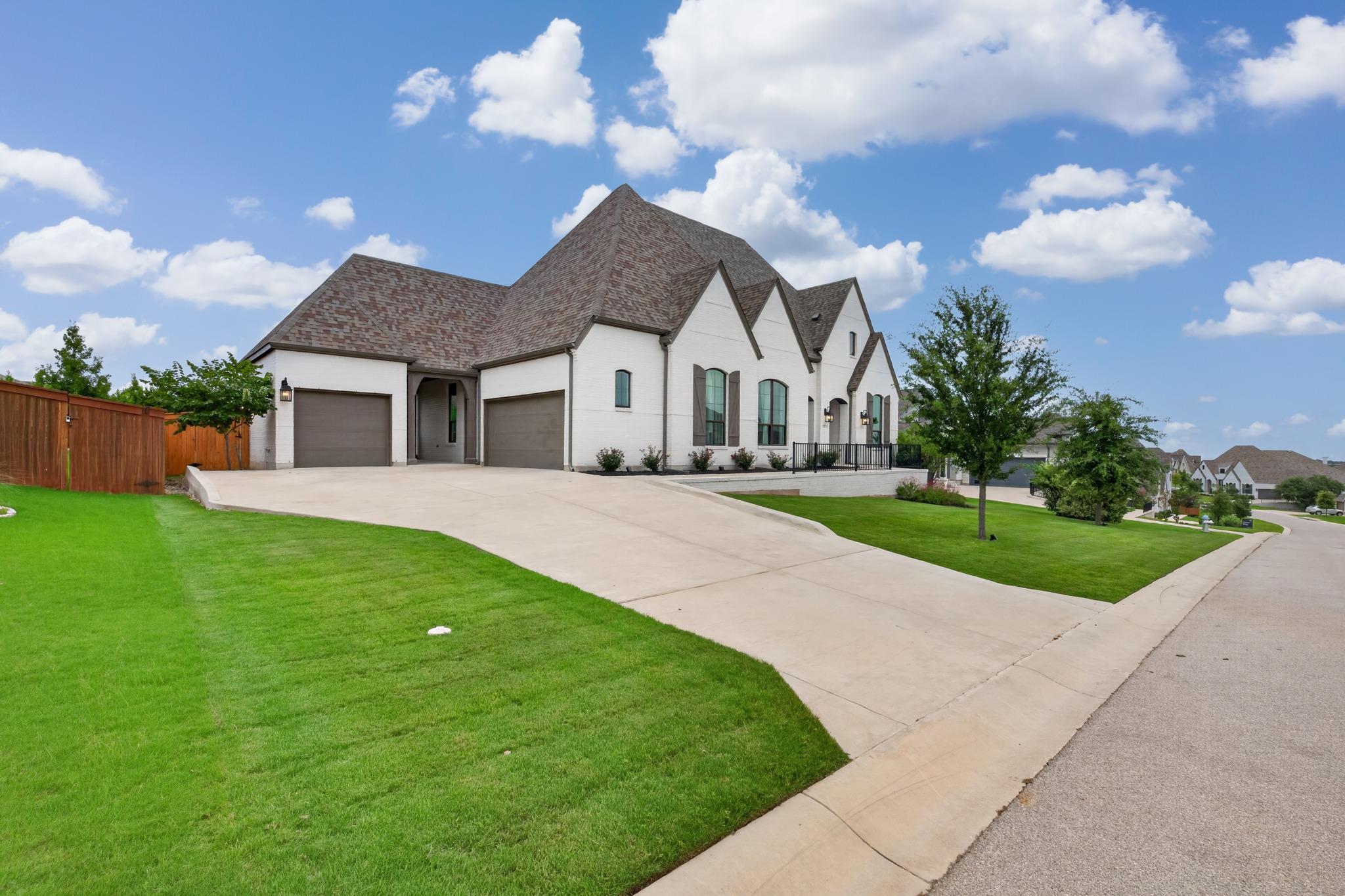 272 Egret LN