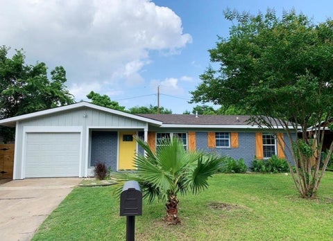 Photo of 2308 Devonshire DR #A, Austin, TX 78723 (MLS # 6053510)