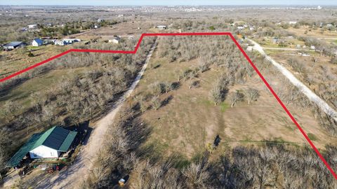 885 Longhollow RD Dale TX 78616