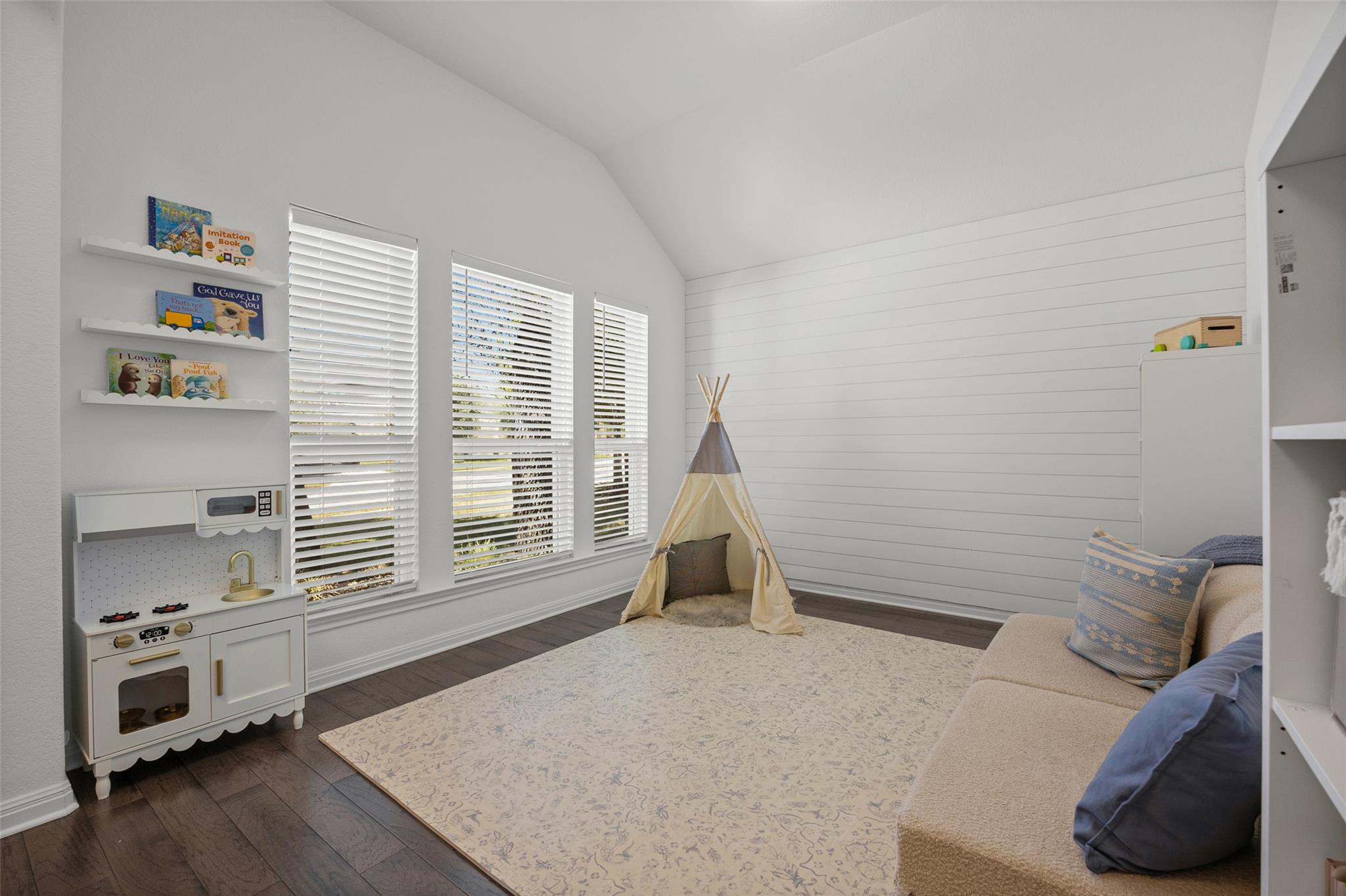 3815 Park Point PATH