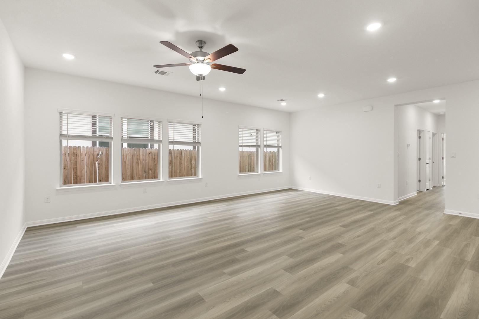 18605 Emu LN
