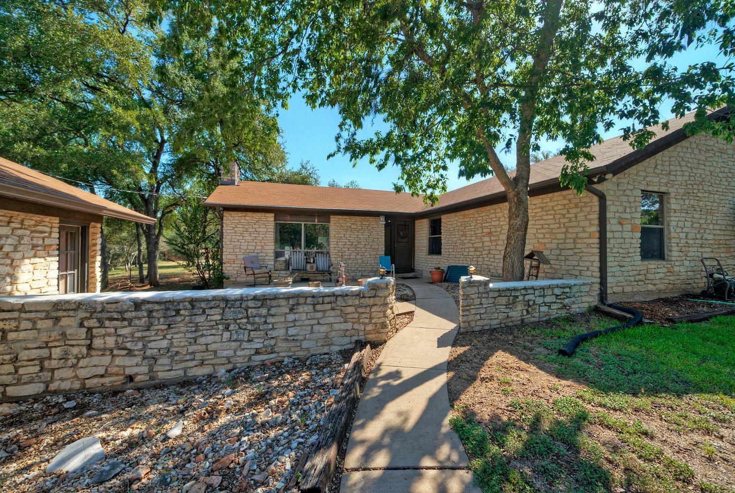2300 Robin RD