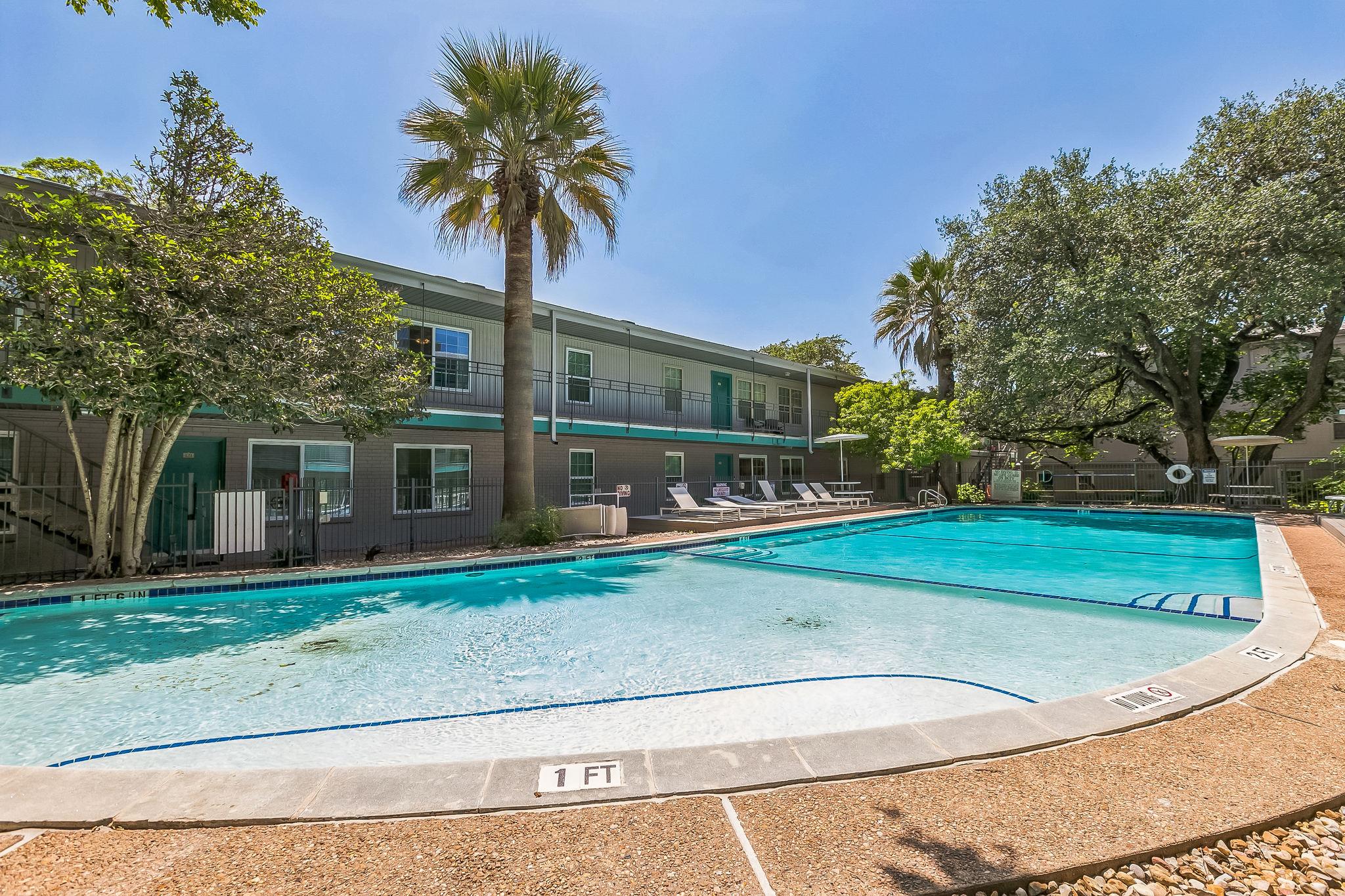 300 Crockett ST 210