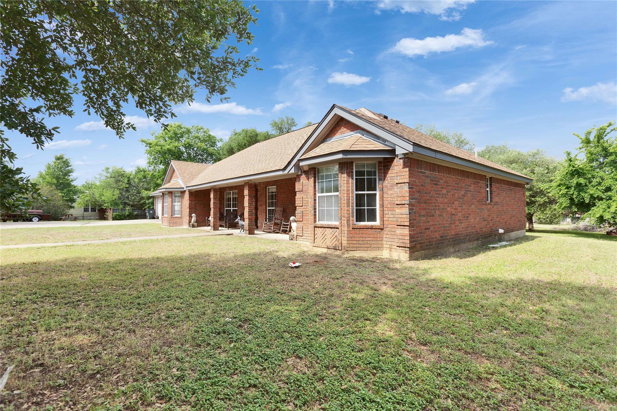 725 Green Valley DR NE