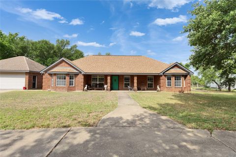 725 Green Valley DR NE Bastrop TX 78602